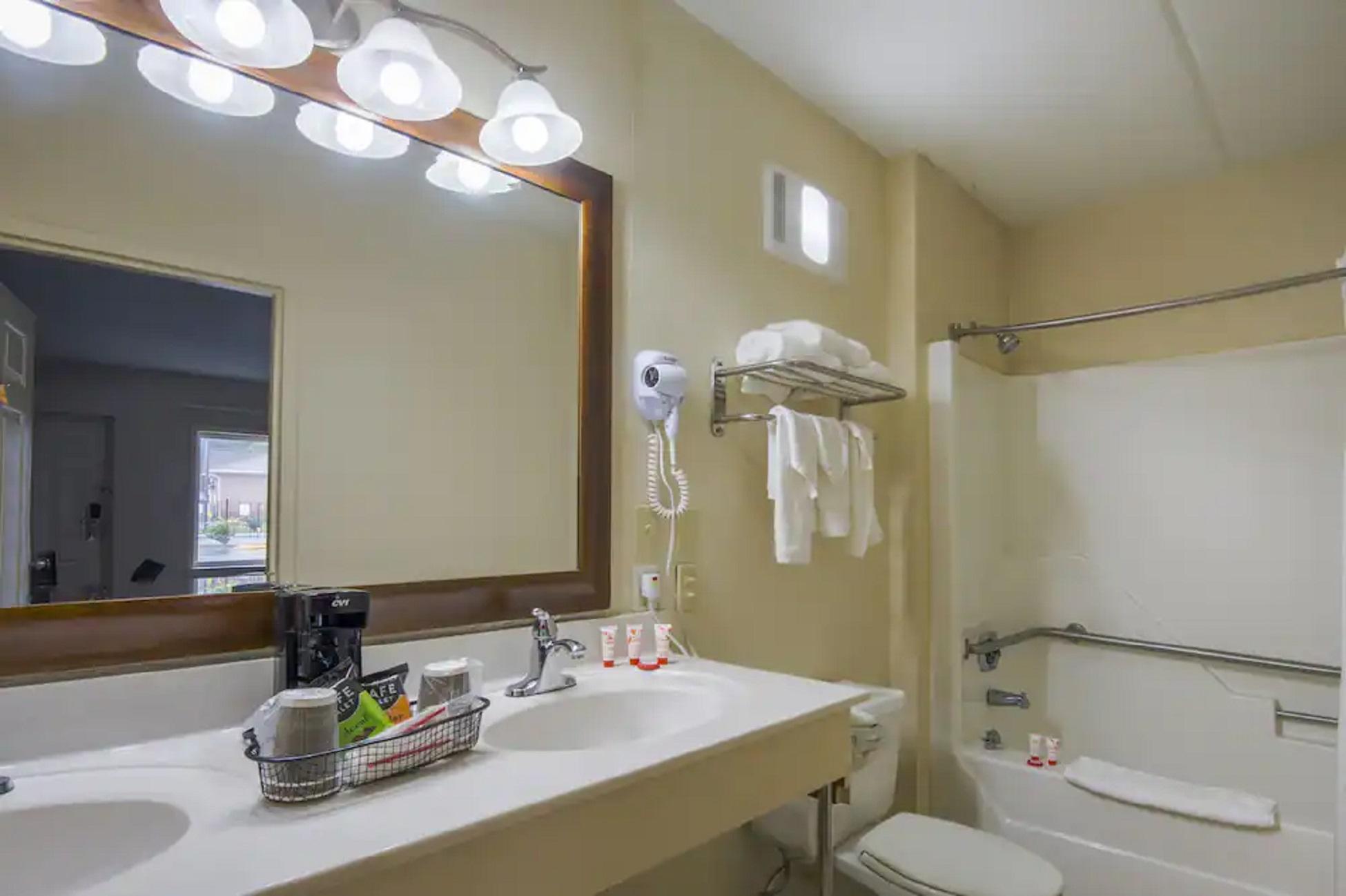 Econo Lodge Forest City Zewnętrze zdjęcie