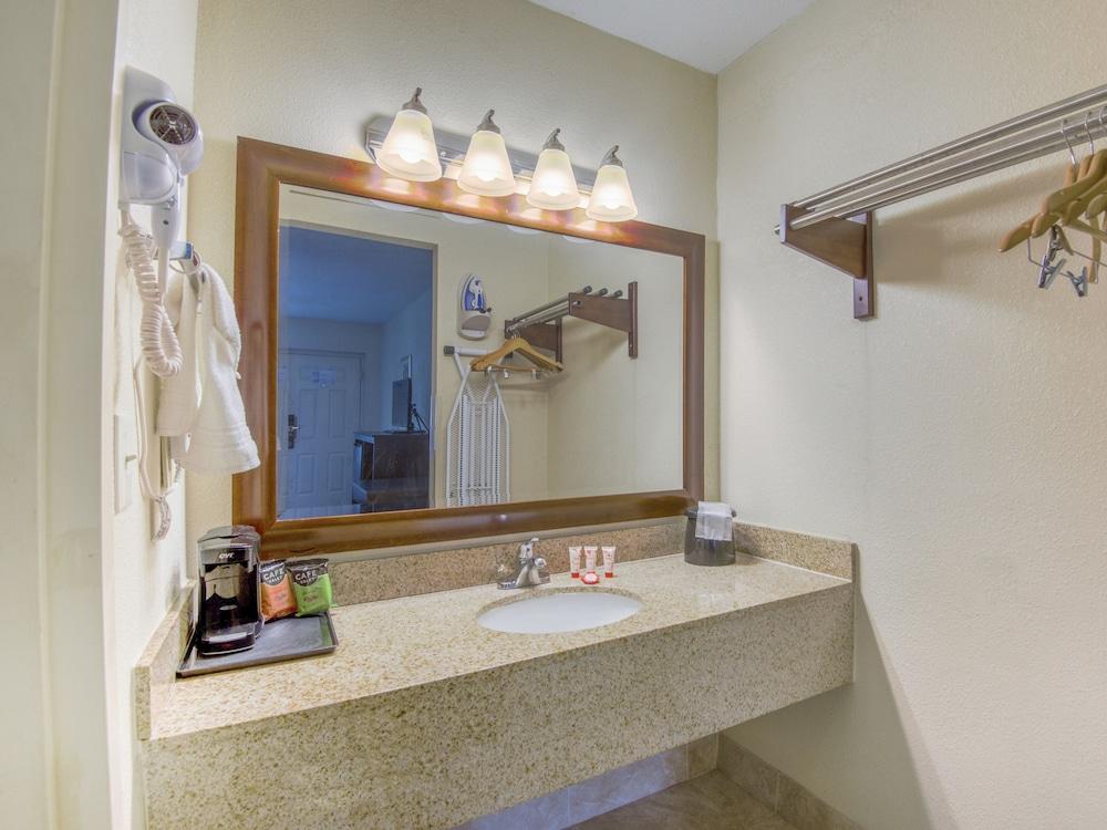 Econo Lodge Forest City Zewnętrze zdjęcie